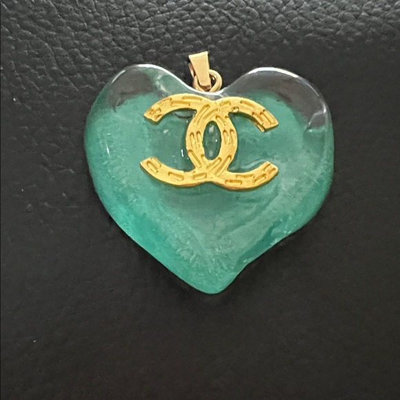 Chanel Gold and Green Heart Pendant - Picture 2 of 9